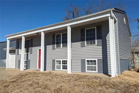 7412 Mexico Rd, Saint Peters, MO 63376