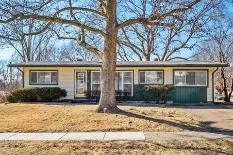 175 Coteau Ln, Florissant, MO 63033