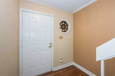 Entry Way - 1302 Tahoe Valley Ct, Ballwin, MO 63021 photo 3 of 4