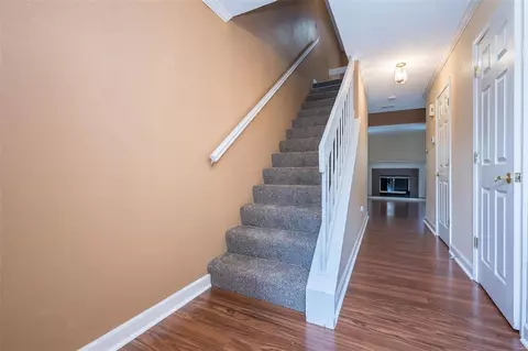 Entry Way - 1302 Tahoe Valley Ct, Ballwin, MO 63021 photo 2 of 4