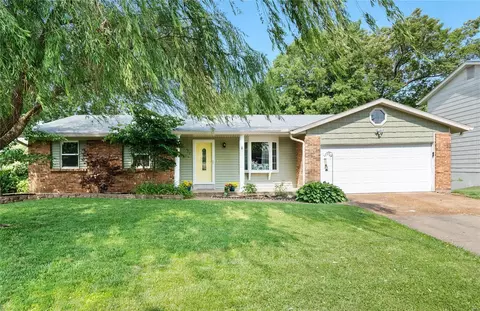 627 Willow Wood Ct, Saint Charles, MO 63303