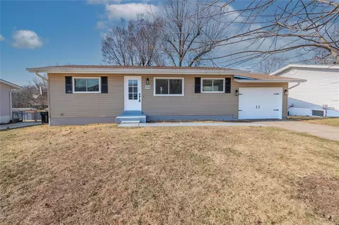 504 Aqua Rdg, Saint Louis, MO 63129