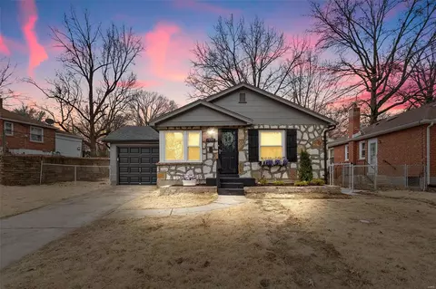 1935 Vinita Dr, Hanley Hills, MO 63114
