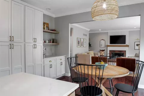 Dining - 914 Stone Spring Dr, Eureka, MO 63025 photo 5 of 6