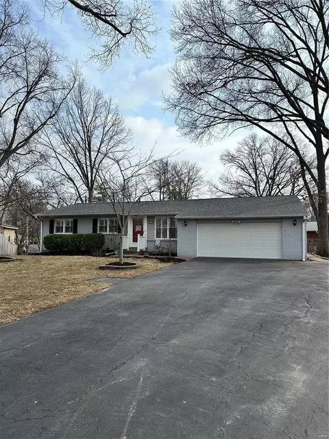 1104 Cameo Ct, Saint Louis, MO 63131