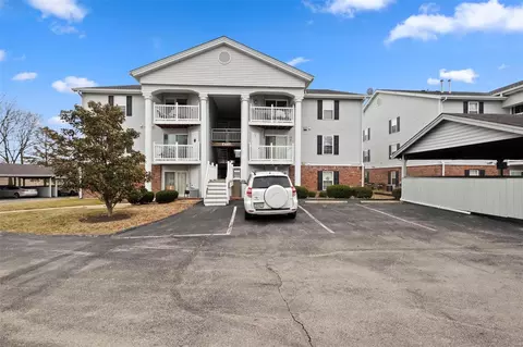 4301 4301 Arrow Tree Dr #H, Saint Louis, MO 63128
