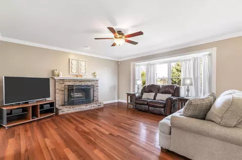 Living - 101 Spangle Way Ct, O'fallon, MO 63366 photo 4 of 7