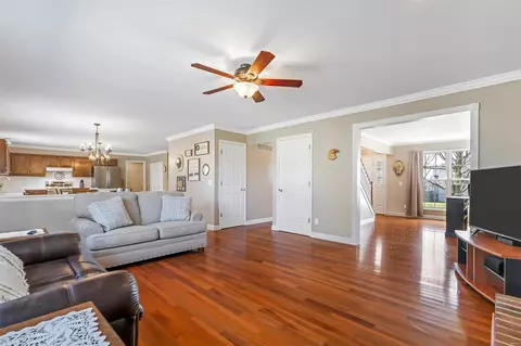 Living - 101 Spangle Way Ct, O'fallon, MO 63366 photo 5 of 7