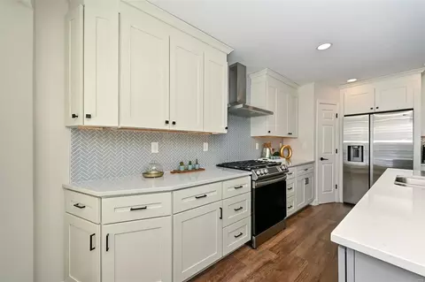 Kitchen - 250 Tyndale Dr, O'fallon, MO 63366 photo 3 of 6