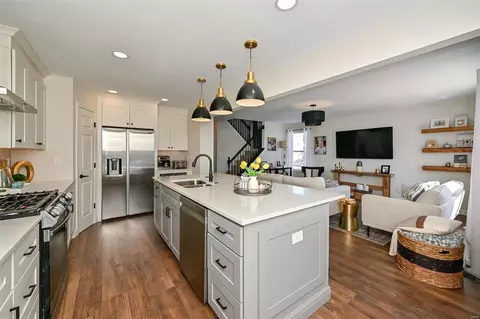 Kitchen - 250 Tyndale Dr, O'fallon, MO 63366 photo 4 of 6