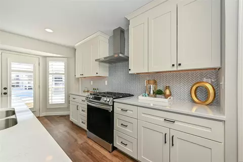 Kitchen - 250 Tyndale Dr, O'fallon, MO 63366 photo 6 of 6