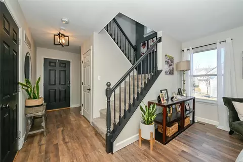 Entry Way - 250 Tyndale Dr, O'fallon, MO 63366 photo 2 of 2