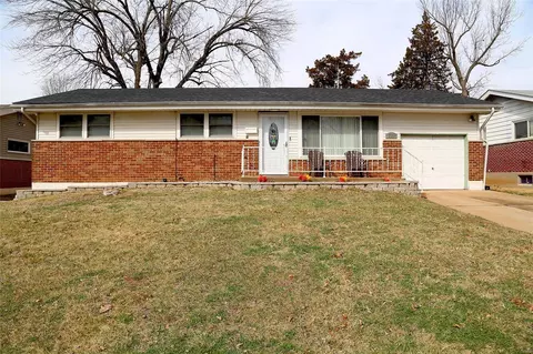 2231 Lovett Dr, Saint Louis, MO 63136