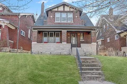 3650 Bellerive Blvd, Saint Louis, MO 63116
