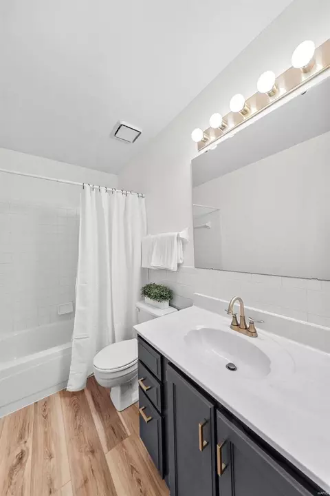 Bath - 7314 The Cedars Dr, O'fallon, MO 63368 photo 5 of 5