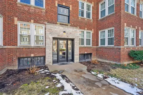 6306 Southwood Ave #3E, Saint Louis, MO 63105