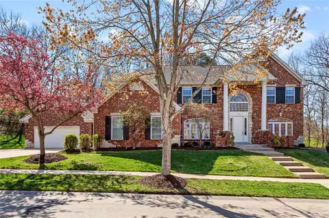 17738 Vintage Oak Dr, Wildwood, MO 63038