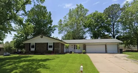 3488 Huntington Ln, Saint Charles, MO 63303