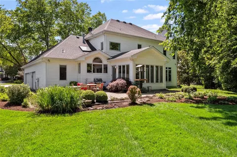 15127 Amherst Green Ct, Chesterfield, MO 63017