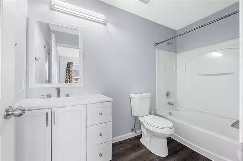 Bath - 807 Brookmead Dr, O'fallon, MO 63366 photo 2 of 3