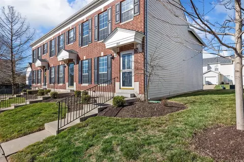 Exterior - 807 Brookmead Dr, O'fallon, MO 63366 photo 2 of 5