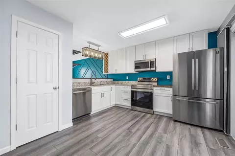 Kitchen - 807 Brookmead Dr, O'fallon, MO 63366 photo 1 of 2