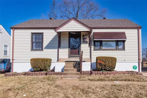 10019 Northfield Dr, Saint Louis, MO 63114