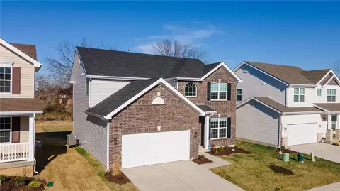 4267 Lions Chase Dr, Saint Louis, MO 63125