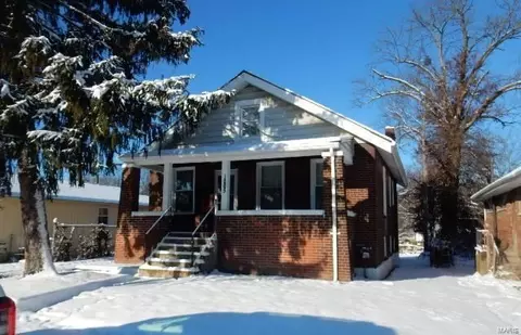 1205 Buckner Pl, Saint Louis, MO 63133