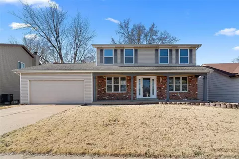 4013 Hounds Hill Dr, Florissant, MO 63034