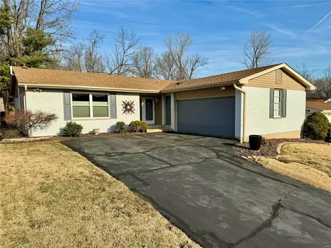 4651 Towne South Rd, Saint Louis, MO 63128