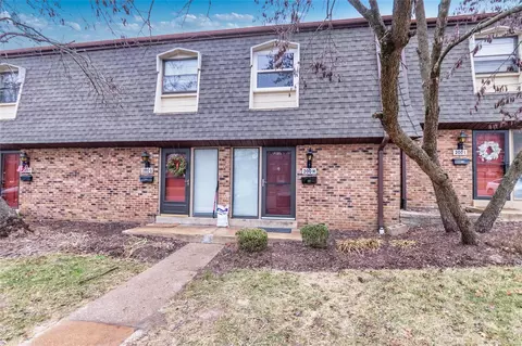 200 Braeshire Dr #H, Ballwin, MO 63021