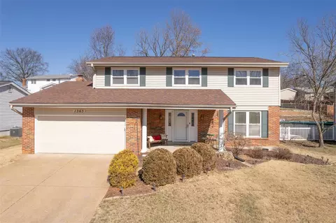 1365 Green Mist Dr, Fenton, MO 63026