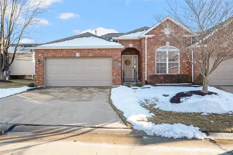 112 Tori Pines Dr, Saint Louis, MO 63129
