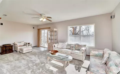 Living - 1212 Arbor Trails Ct, Ballwin, MO 63021 photo 5 of 7