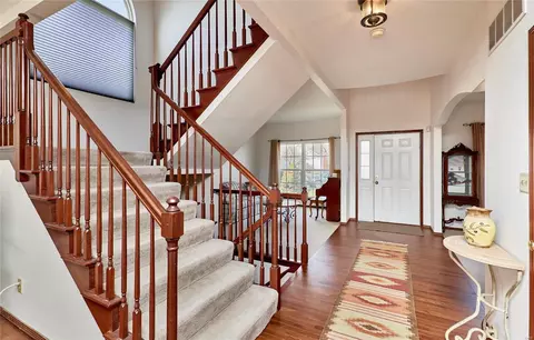 Entry Way - 1212 Arbor Trails Ct, Ballwin, MO 63021 photo 1 of 2
