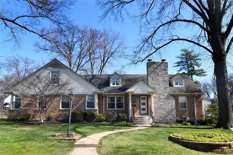 63 Webster Woods Dr, Saint Louis, MO 63119