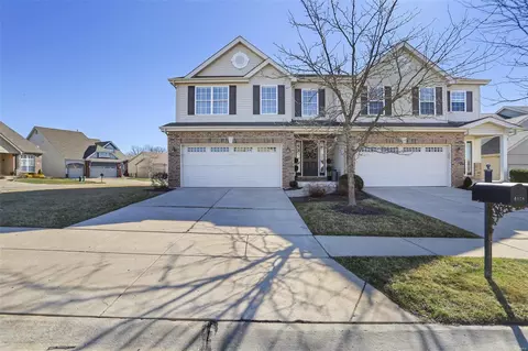 2000 Chestnut Pines Ct, Saint Peters, MO 63376