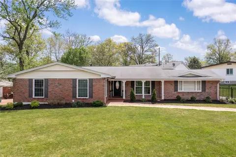Exterior - 837 Woodruff Dr, Ballwin, MO 63011 photo 10 of 10