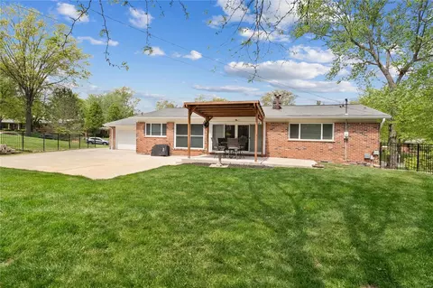 Exterior - 837 Woodruff Dr, Ballwin, MO 63011 photo 7 of 10