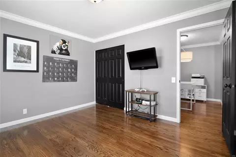 Living - 837 Woodruff Dr, Ballwin, MO 63011 photo 4 of 5
