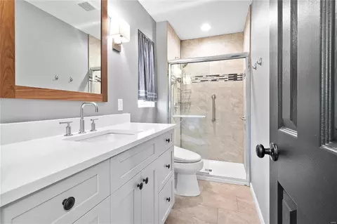 Bath - 837 Woodruff Dr, Ballwin, MO 63011 photo 1 of 3