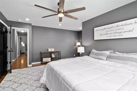 Bedroom - 837 Woodruff Dr, Ballwin, MO 63011 photo 2 of 4