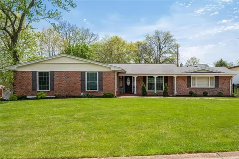 Exterior - 837 Woodruff Dr, Ballwin, MO 63011 photo 9 of 10
