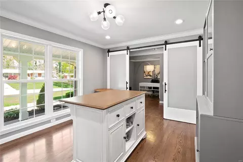 Kitchen - 837 Woodruff Dr, Ballwin, MO 63011 photo 8 of 9