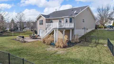 Exterior - 612 Midland Dr, O'fallon, MO 63366 photo 4 of 9