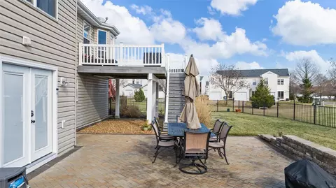 Exterior - 612 Midland Dr, O'fallon, MO 63366 photo 6 of 9