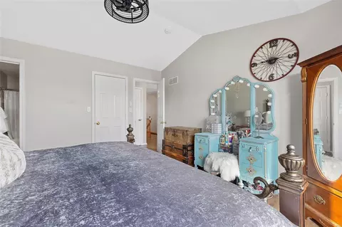 Bedroom - 612 Midland Dr, O'fallon, MO 63366 photo 6 of 7