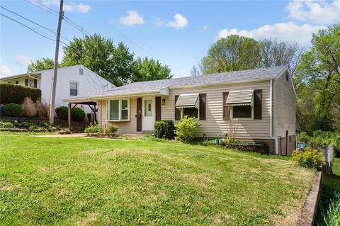 1644 Carey Ct, Hazelwood, MO 63042