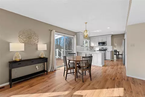 Dining - 7230 Cinnamon Teal Dr, O'fallon, MO 63368 photo 6 of 9